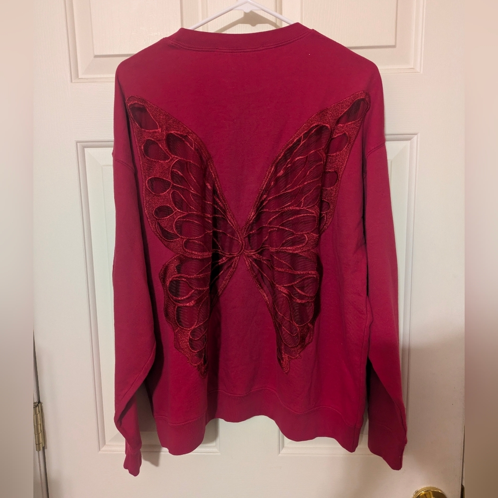 NWOT Tricia Fix Butterfly 🦋 Pullover In Ruby Size L